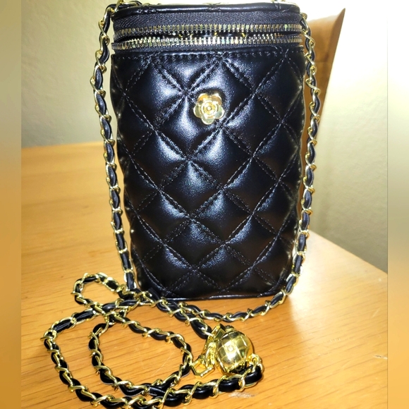 Adorable Black Quilted 3 way Clutch Bag - Phone case - crossbody - Picture 2 of 10